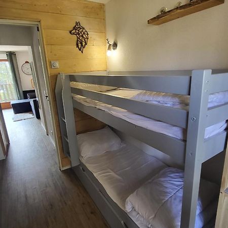 Appartement 4 A 6 Personnes - Chalets D'Aurouze - La Joue Du Loup เลอเดโวลุย ภายนอก รูปภาพ