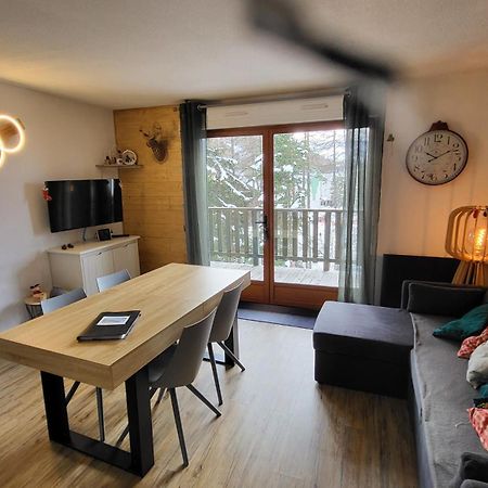 Appartement 4 A 6 Personnes - Chalets D'Aurouze - La Joue Du Loup เลอเดโวลุย ภายนอก รูปภาพ