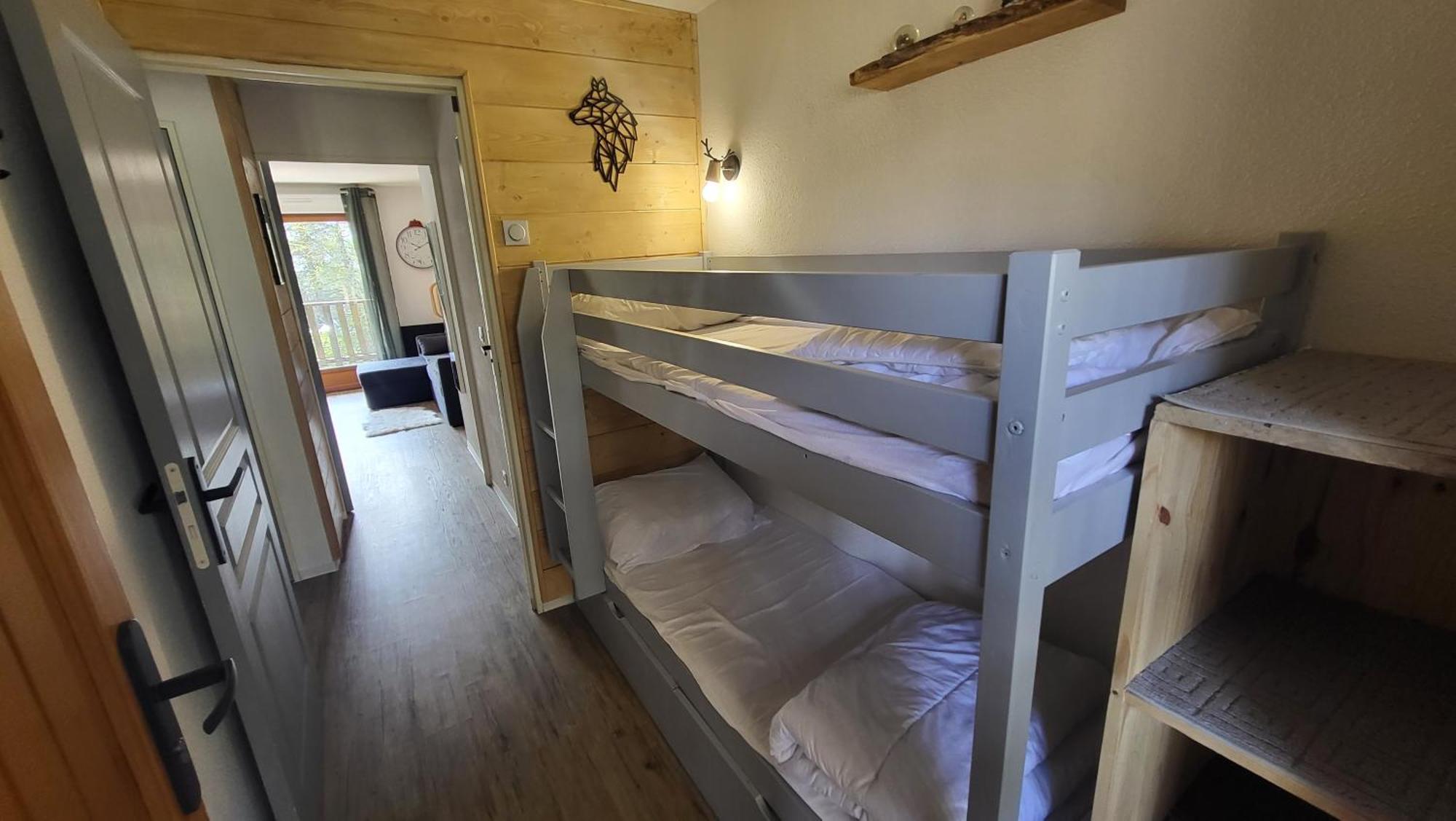 Appartement 4 A 6 Personnes - Chalets D'Aurouze - La Joue Du Loup เลอเดโวลุย ภายนอก รูปภาพ